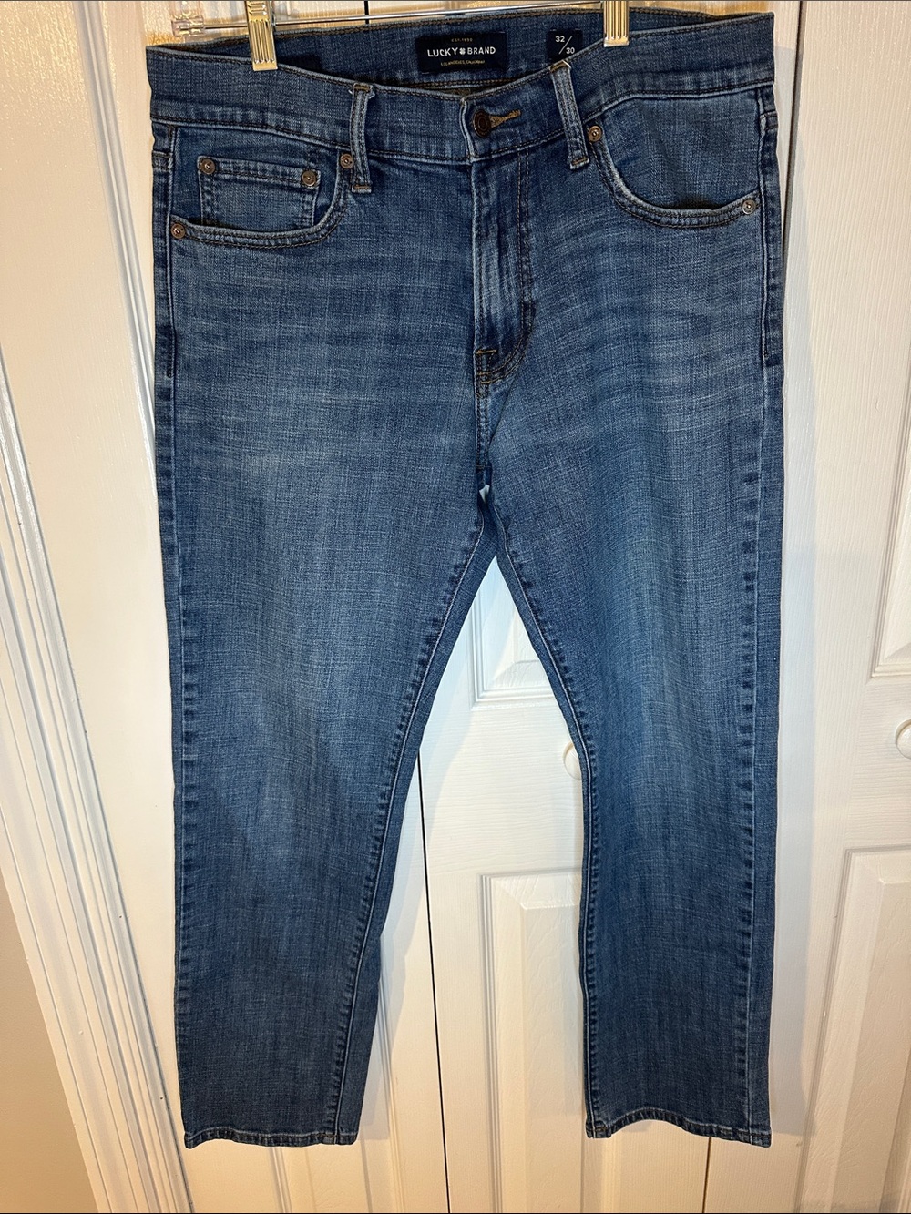 Lucky Brand Medium Wash Straight Jeans | 32/30